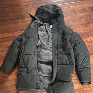 Zara Black Puffer Jacket with Insulated Quilting